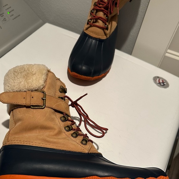 Women’s Sperry Shearwater buckle boot - Picture 5 of 7